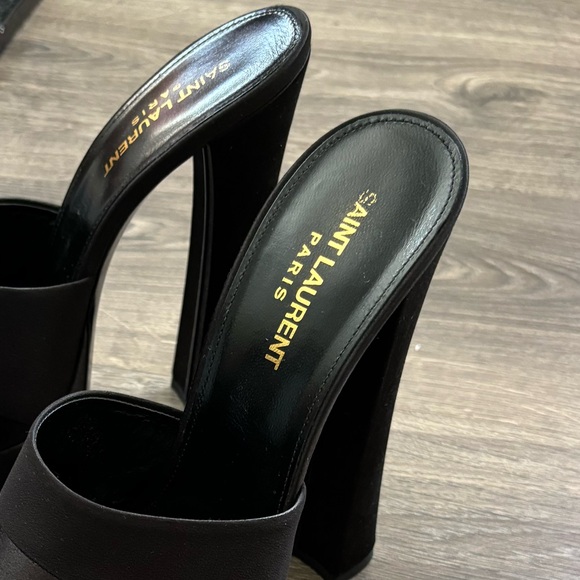 Authentic YSL Platform Mules size 39 L fits size 7 foot - Picture 3 of 5